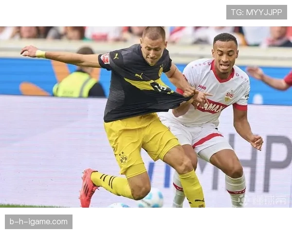 斯图加特球迷热情高涨,球队状态回暖引关注 斯图加特球迷热情高涨,球队状态回暖引关注