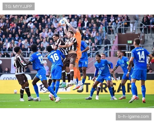 哈里·凯恩状态回暖，持续展现帽子戏法潜力助力球队冲刺胜利