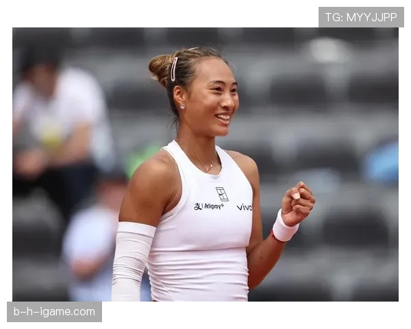 郑钦文训练间隙偷偷带了私人厨师，这待遇我连外卖都点不起！