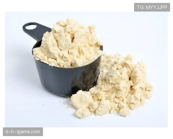 特雷·杨家的冰箱里只放蛋白粉和香槟？